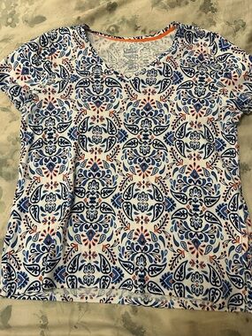 croft & barrow White Short Sleeve V-Neck Top with Blue and Coral Medallion Print